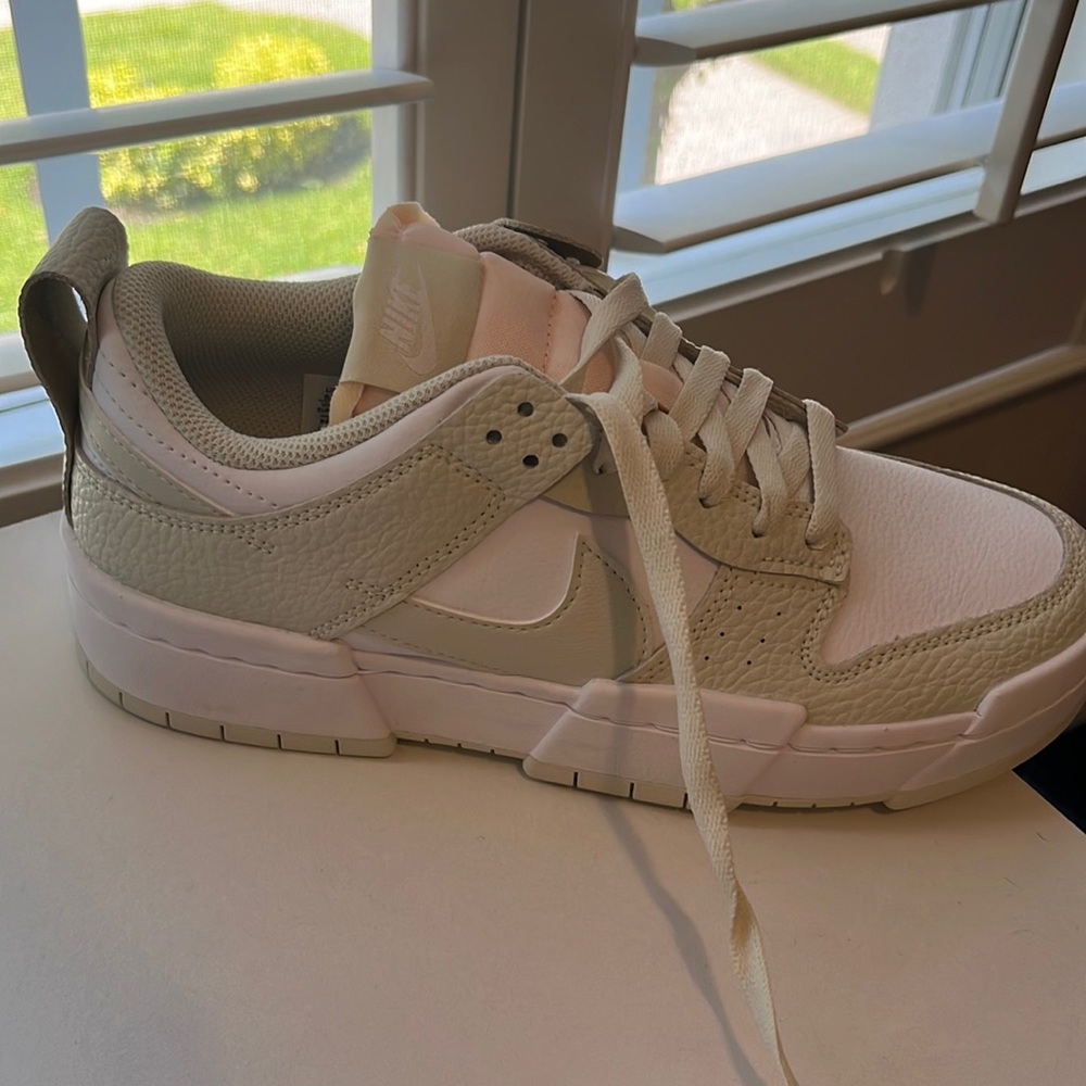 Women’s Nike Dunk Low Disrupt color is white Seaglass. Comes with box